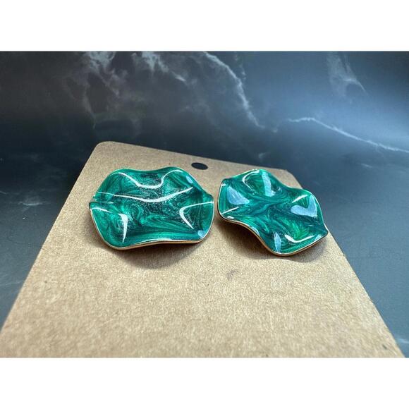 Vintage Green Swirl Enamel Wavy Round Pierced Stud Earrings 1in - Picture 3 of 6